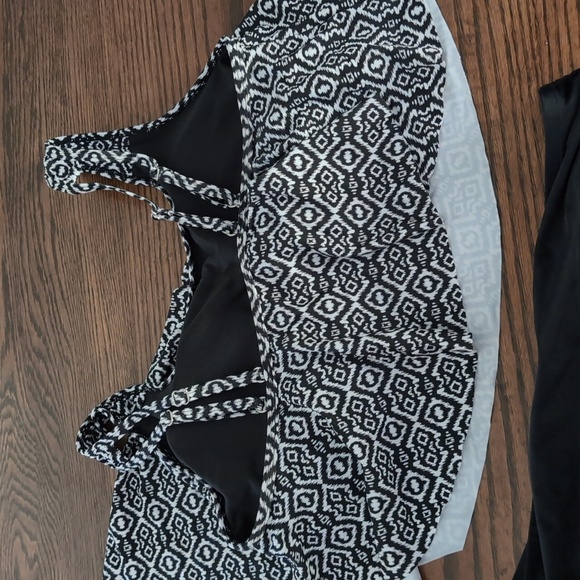 Bathing suit - Picture 2 of 6